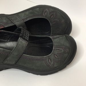 Keen Suede Charcoal Gray/Dark Purple Mary Janes